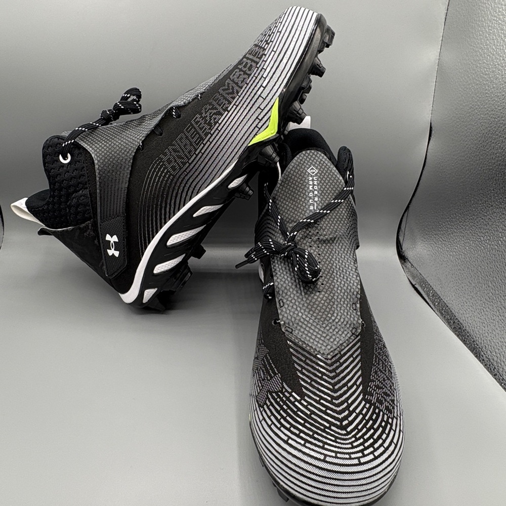 NEW Under Armour Men's UA Highlight Hammer MC Football Cleats 3028134-001 13.5